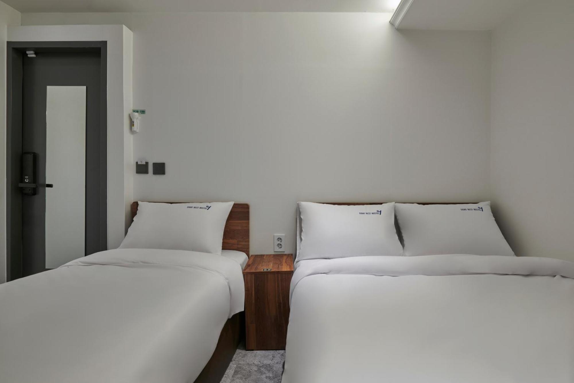 Eight Rest Hostel Myeongdong Seul Esterno foto